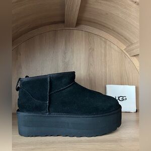 UGG Women's Classic Ultra Mini Platform Black Suede Boots - NEW without box